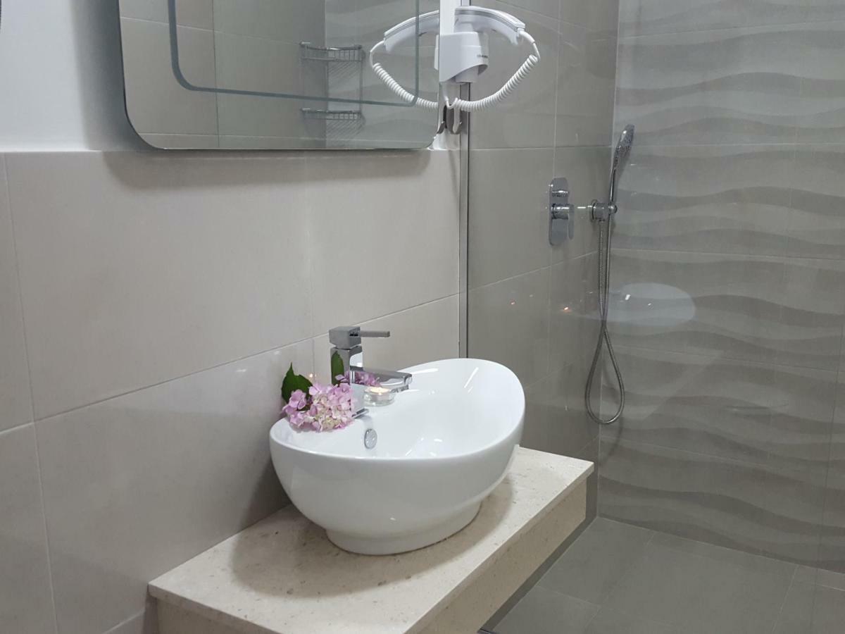 Guesthouse Laterna Herceg Novi Esterno foto